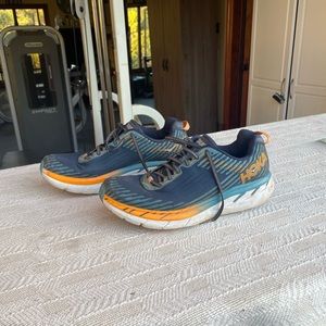 Hoka runnig shoe